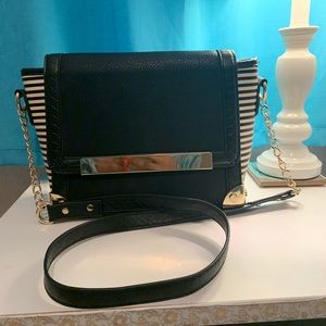 A really pretty striped purse!